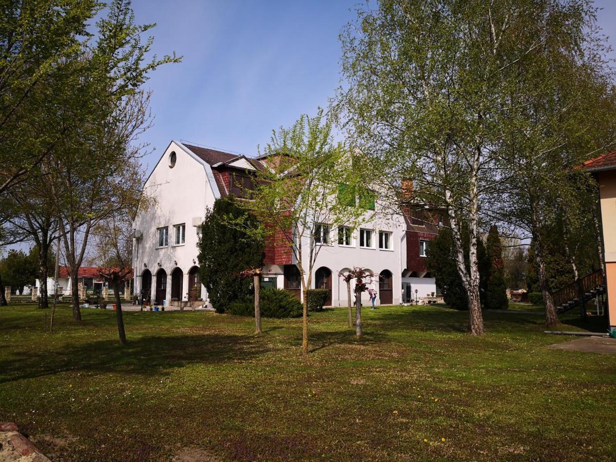 Laguna Panzio Gárdony Extérieur photo
